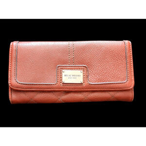 Relic by Fossil brown leather bi-fold style wallet